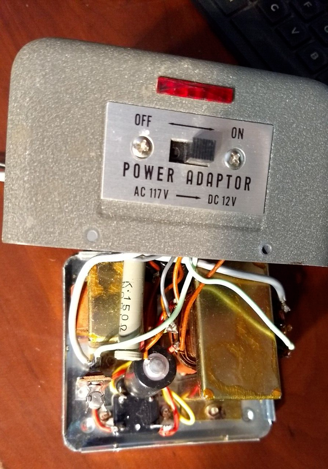 Adaptateur Secteur Vintage RadioShack (?) – 117V AC Vers 12V DC – Régulé – USA