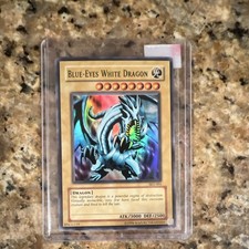 Yu-Gi-Oh Blue-Eyes WhiteDragon SKE-001 Kaiba Evolution Unlimited Holo Super Rare