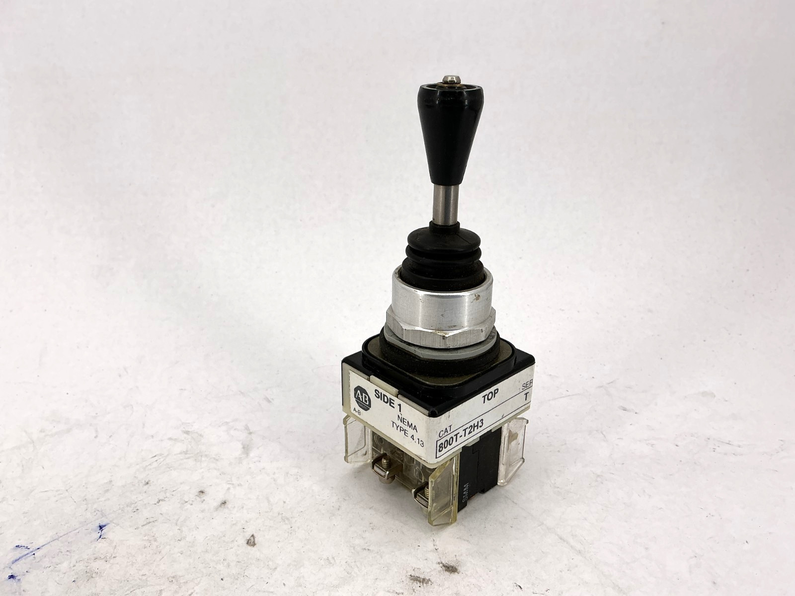 Allen Bradley 800T-T2H3 Ser T Toggle Switch 2-Way Spring Return - No Handle Cap
