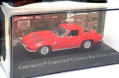 Altaya 1/43 Scale 6425B - 1963 Chevrolet Corvette C2 Sting Ray Coupe - Red