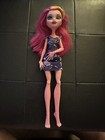 Monster High doll Freaky field trip Gigi grant with stand