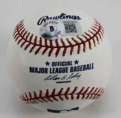 Joe Morgan Signed NL Baseball (Beckett) Cincinnati Reds