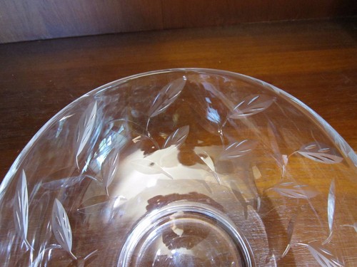Oval Cut Glass Bowl Cut Leaves Pattern Signed Stuart England - Picture 4 of 8
