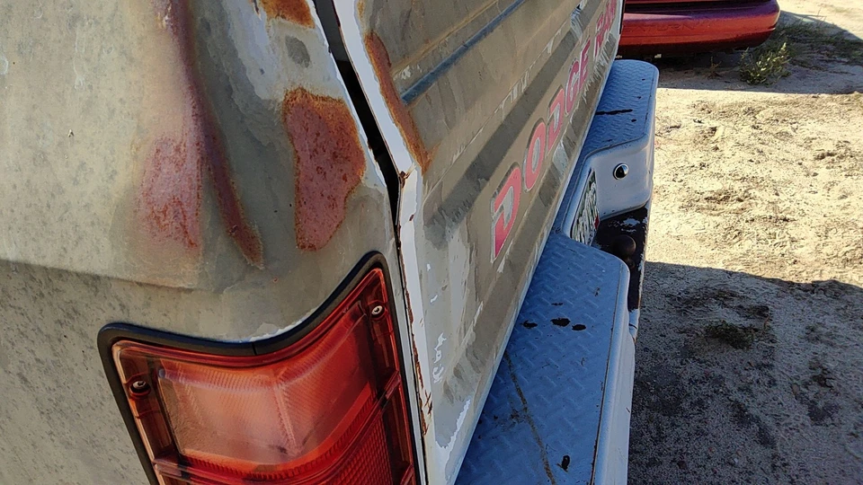 Dodge D350 1981-1993 puerta trasera OEM gris 04432043 Foto 4 de 4