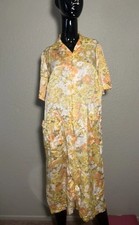 1970's Handmade House Coat Floral Robe With Buttons Size Medium