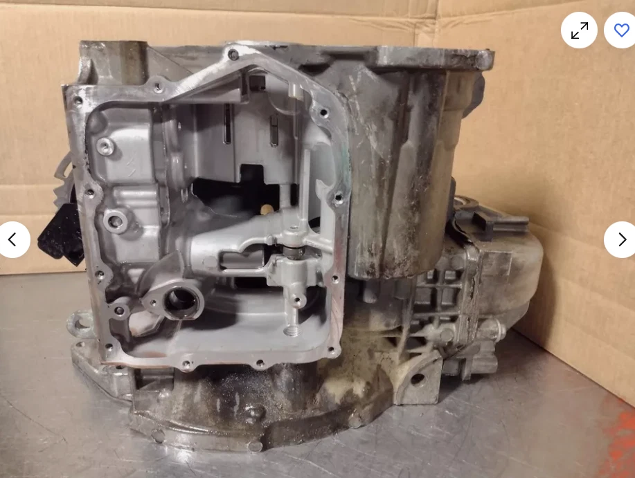 Caja de transmisión Dodge/Chryler V6 fundición # 552AA Foto 4 de 4