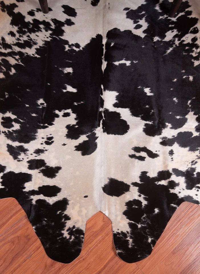 Alfombra de cuero de vaca 100 % nueva alfombra pequeña de 4x4 pies alfombra de piel de vaca blanca y negra con estampado de vaca Foto 4 de 4