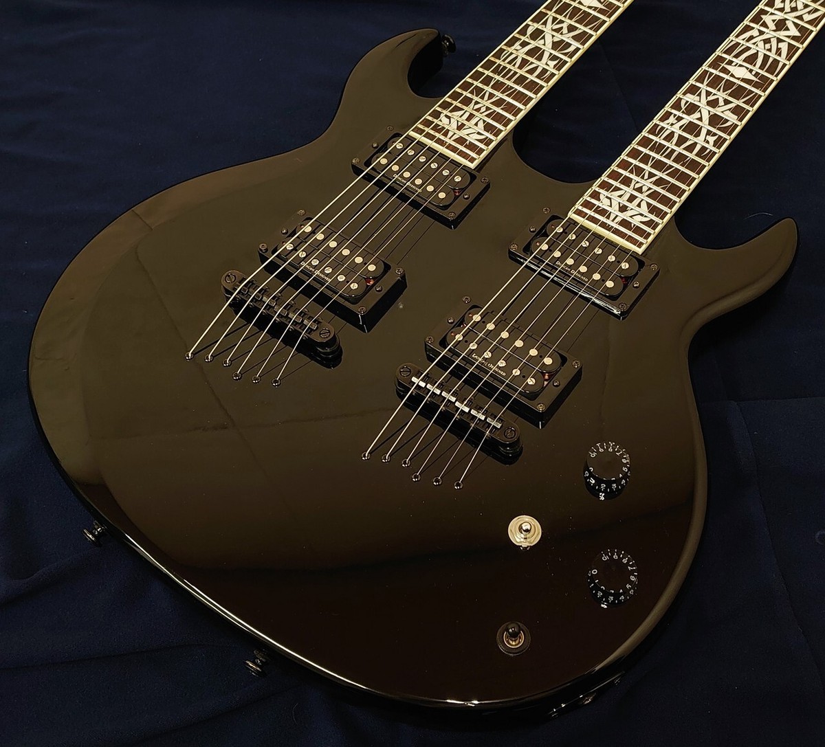 SCHECTER DIAMOND SERIES TWIN TRIBAL hard case Used Electric