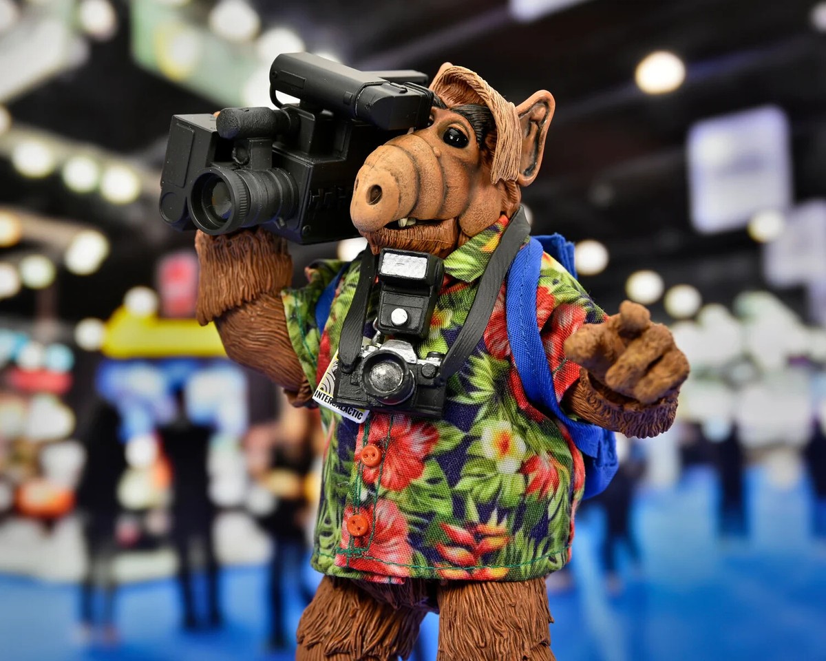 SDCC 2023 SDCC 2023 NECA Cosmic Con ALF Action Figure
