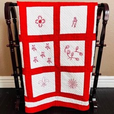 Gorgeous 66  x75  Antique From 1908 Hand Stitched Cotton Quilt.