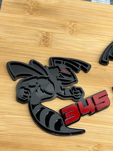 345 Hornet Badges Emblem BEE (2) Red Eye BADGES Fender Angry Aggressive - Picture 6 of 9