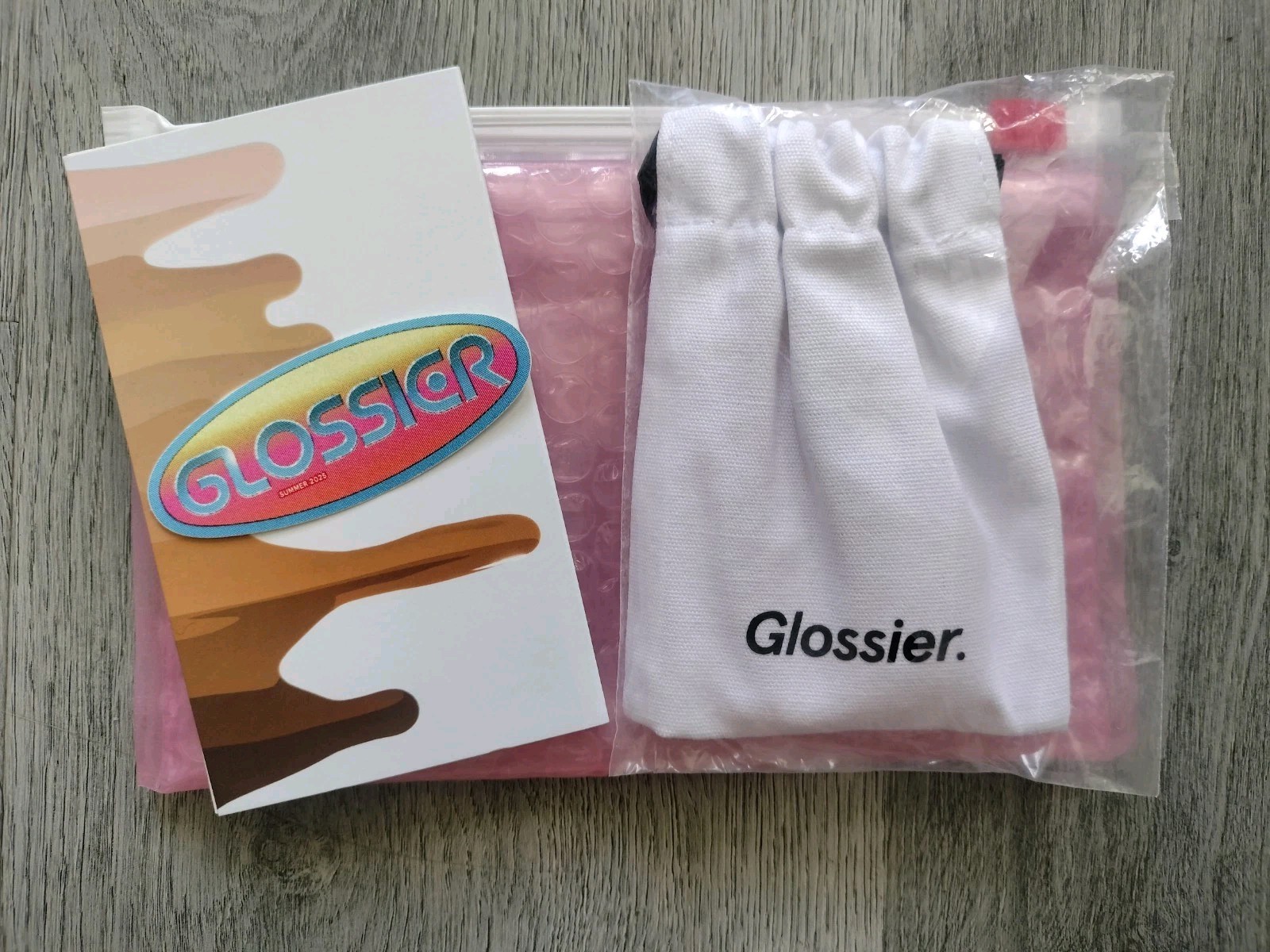 Limited Edition GLOSSIER Las Vegas Logo Dice Keychain + Sticker + Bubble Pouch 