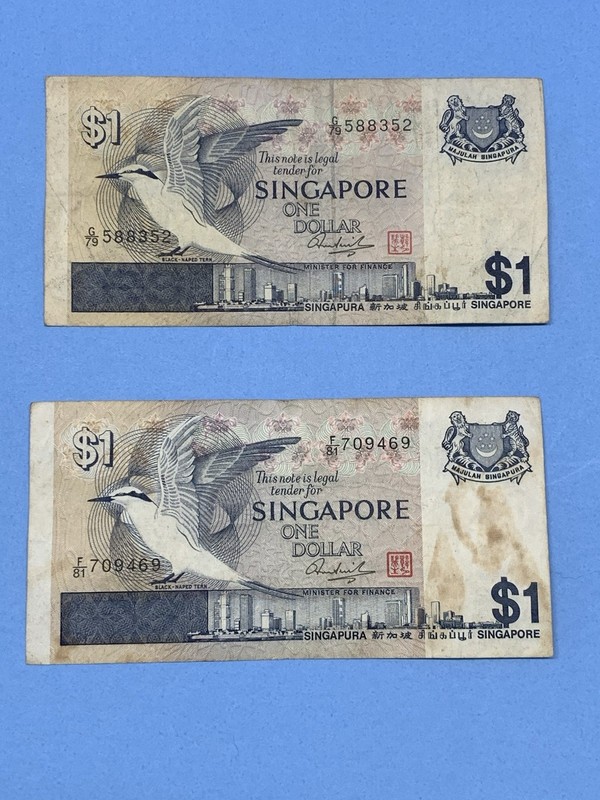 Singapore One Dollar $1 Note Lot x2 Black-Naped Tern used circulated folded