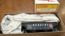 Accurail HO Scale Kit #8052 50-Ton Offset Hopper Reading 86270 NOS NY