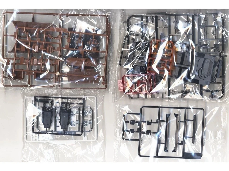 Initial D TOYOTA AE86 TRUENO (Comics Vol.1 Ver.) Takumi Aoshima 5 1/24 Model Kit - Immagine 4 di 4