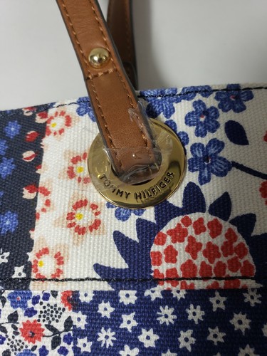Tommy Hilfiger Red White and Blue Flower Floral Design Tote Bag Purse NWT! - Picture 4 of 6