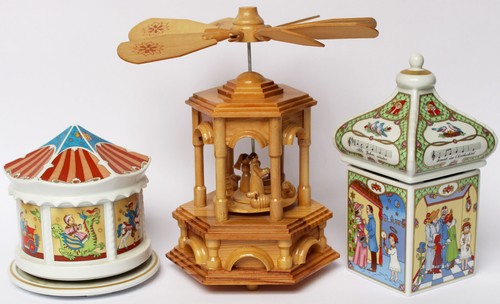 6 Spieluhren Pyramide Bären Hutschenreuther Weihnachten 1998-2004 Porzellan Holz - Bild 3 von 5