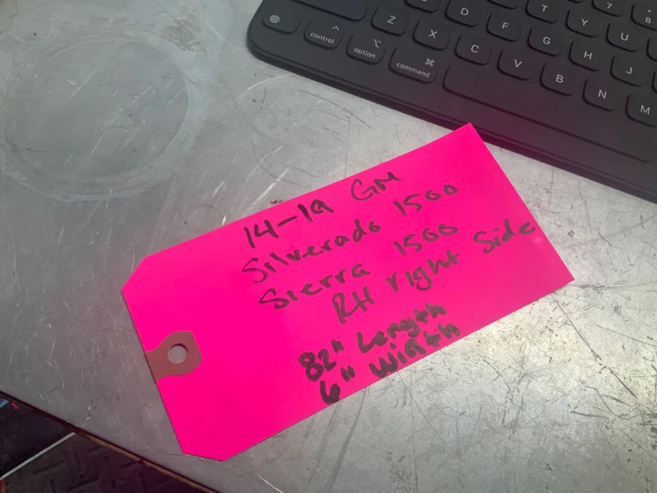 2014-2019 CHEVY SILVERADO / GMC SIERRA 1500 RIGHT SIDE RUNNING BOARD OEM Foto 2 de 4