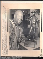 Kirby Puckett wins 1994 Branch Rickey Vintage A/P Laser Wire Photo with caption
