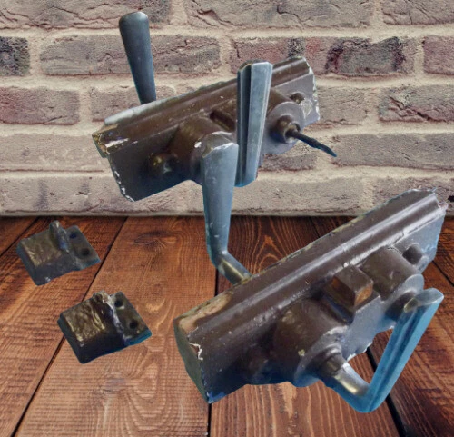 Éléments d'architecture poignées art déco