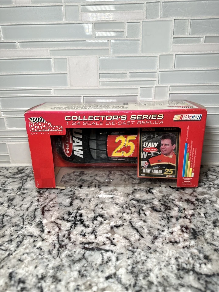 Jerry Nadeau 2002 UAW Delphi Nascar 1/24 Diecast Racing Champions #25 con tarjeta Foto 4 de 4
