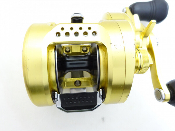Shimano 18 Calcutta Conquest 300 right Cond/C | eBay