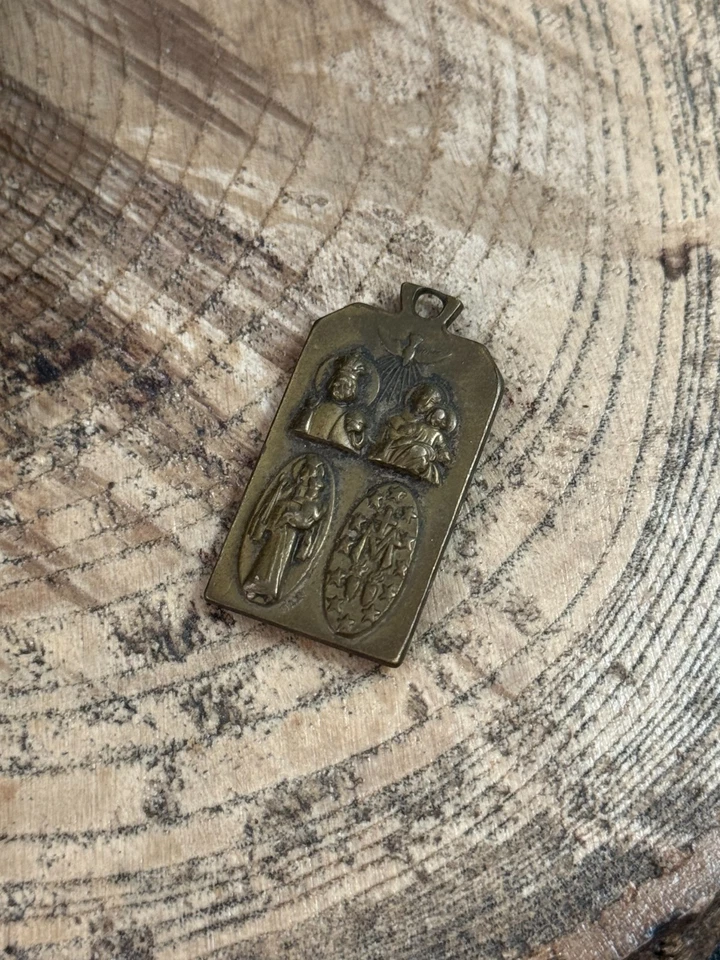 Vintage Catholic 4-Way Medal Cruciform Sacred Heart Jesus Miraculous Mary Christ - Image 3 of 4