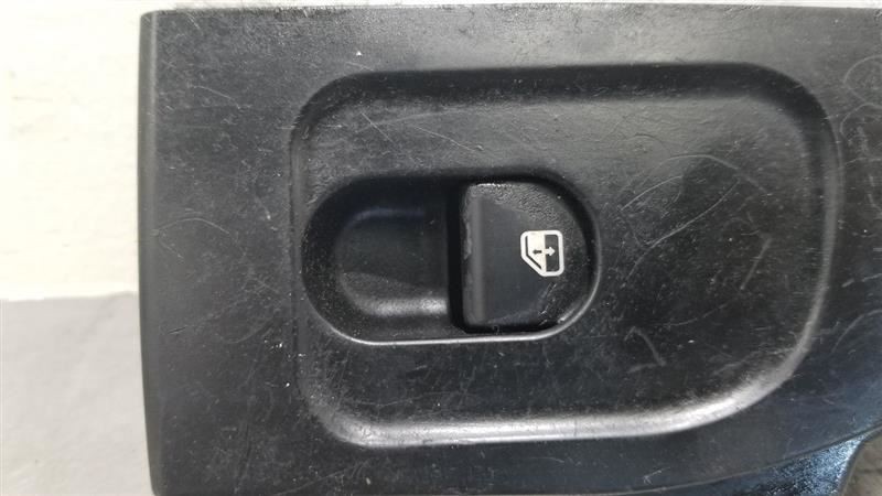 Maserati GranTurismo Front Right Window switch