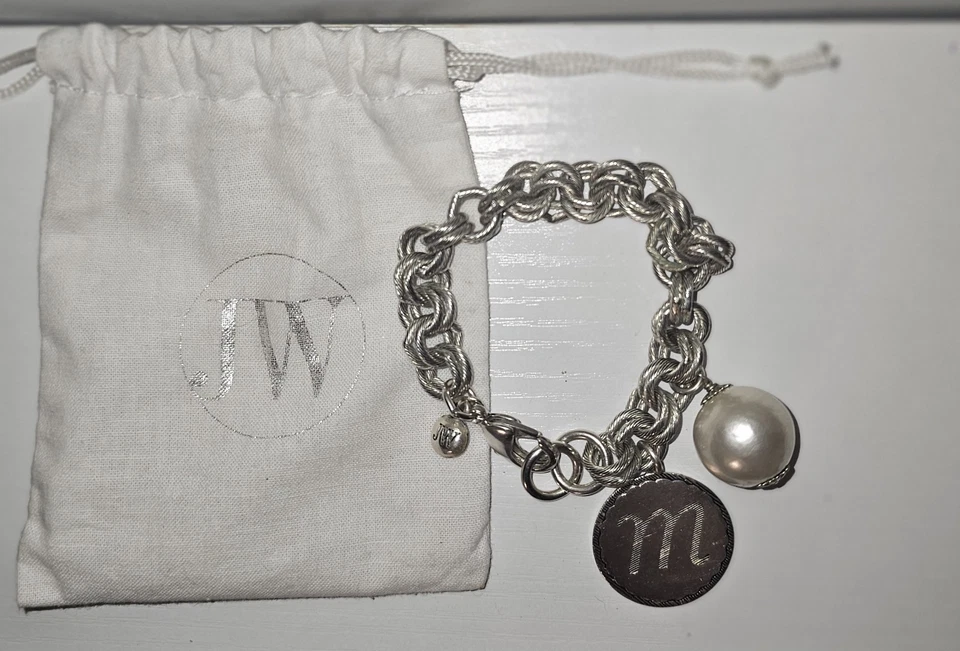 Pulsera John Wind Sorority Gal Plata Inicial Letra 'M' Perla Dije 8" De Colección Foto 2 de 2