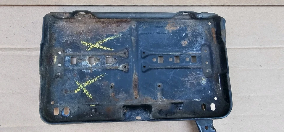 Bandeja de batería Mercedes Benz W123 1977 1985/240D 300D 300CD 300TD   Foto 3 de 4