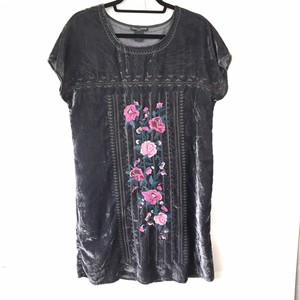 chelsea and theodore embroidered dress