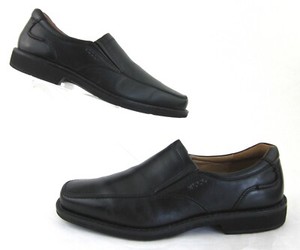 ecco seattle slip on