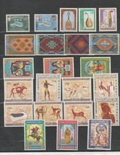 ALGERIE: LOT DE 23 timbres * dont 6 séries complètes