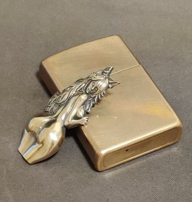 Retro Brass Relief Catwoman Art Badge DIY Sticker (Lighter Not Included)
