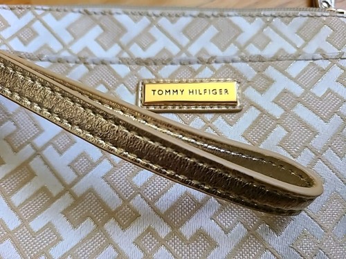 NW0T* Womens Tommy Hilfiger Logo Wristlet Clutch*Gold On Gold Logo* - Picture 3 of 8