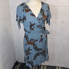 Lulus NWT Kiss And Pastel Cornflower Blue Floral Wrap Mini Dress Small Summer E1