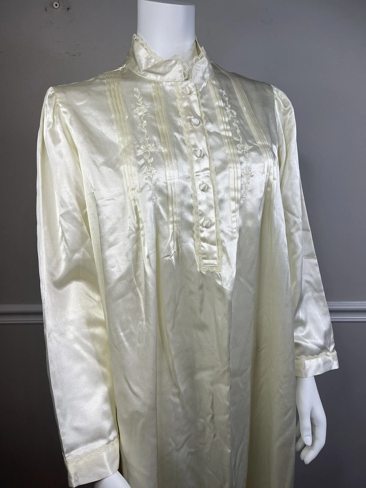 UNDERCOVER Vtg Secret Treasures Nightgown Satin Prairie Modest Nightgown NWT Ivory