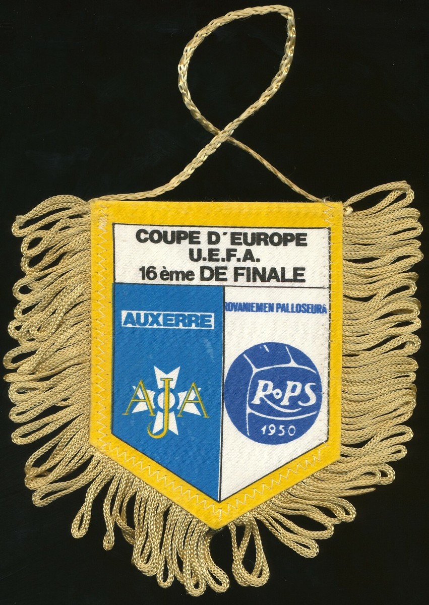 Fanion Match AJ Auxerre Vs Standard Liège - Coupe UEFA 1992-93 - 10x9 Cm