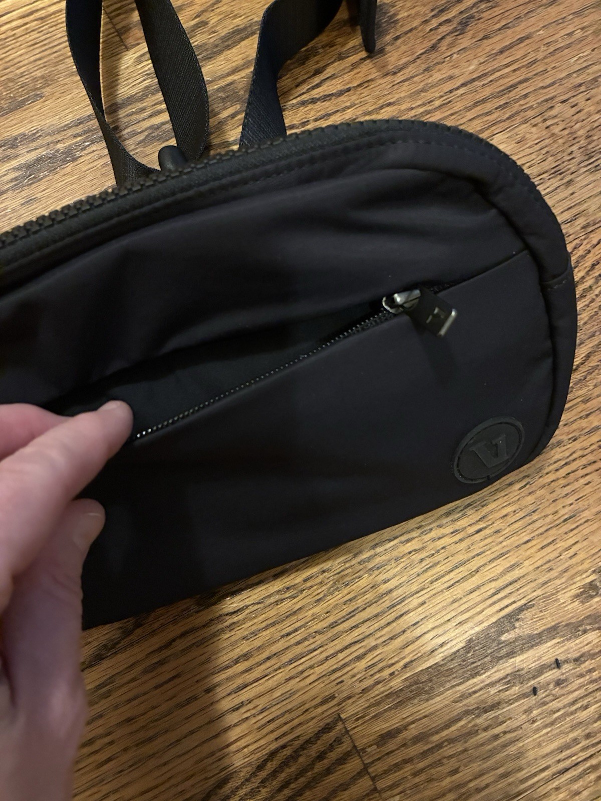 Vuori Belt Bag Black New With Tags