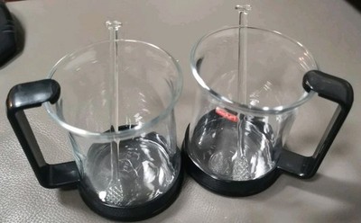 2Teegläser  Grog Heissgetränk Bodum Glas schwarzer Kunststoffhalter