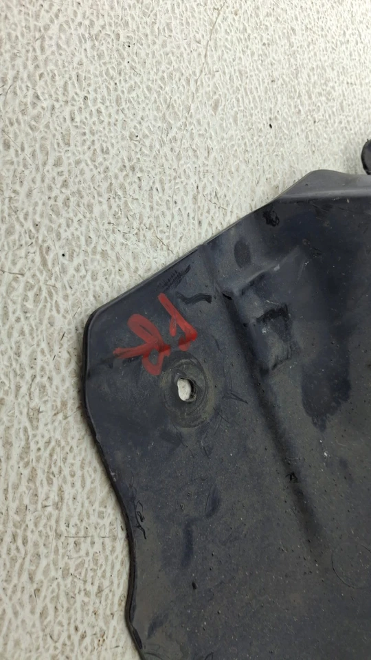 12-18 BMW F30 320i 328i 330i DELANTERA DERECHA GUARDABARROS FORRO PROTECTOR CONTRA SALPICADURAS OEM Foto 4 de 4