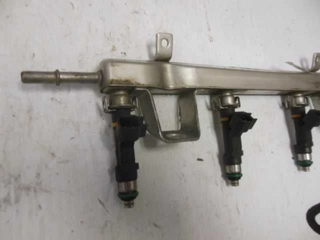 FUEL RAIL WITH INJECTORS FITS 06-14 MAZDA MX-5 MIATA 490958 - Image 2 of 4