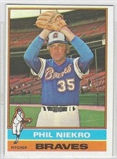 1976 TOPPS PHIL NIEKRO BASEBALL CARD #435 (ATLANTA BRAVES