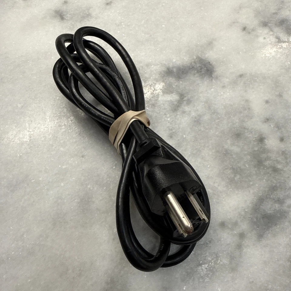 Longwell E55333 VW-1 3C/18AWG 300V TYPE SVT Computer Monitor Power Cord 6 Ft - Image 4 of 4