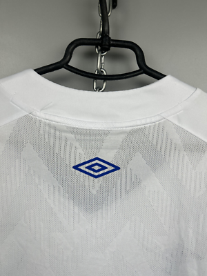 Sortie du maillot extérieur 24-25 de Gérone - Footy Headlines FR