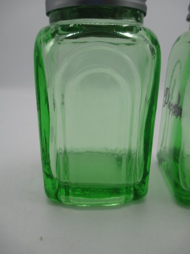 Retro Salt and Pepper Shaker Green Depression Style Apple Glass Arch - Picture 5 of 7