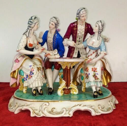Sculpture du XIXe siècle et avant en porcelaine