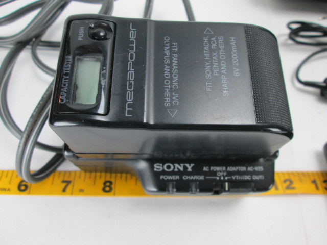 Sony Video 8 Handycam CCD-FX425 NTSC Recorder with lots of extras