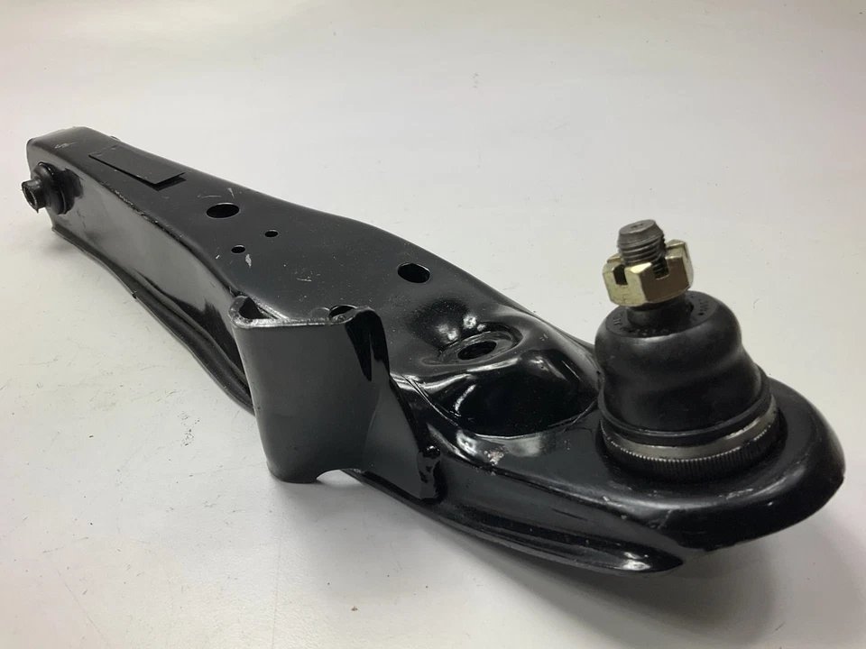 Brazo de control inferior derecho TRW 10840 OEM 555 con rótula 1979-1982 Mazda 626 Foto 3 de 4