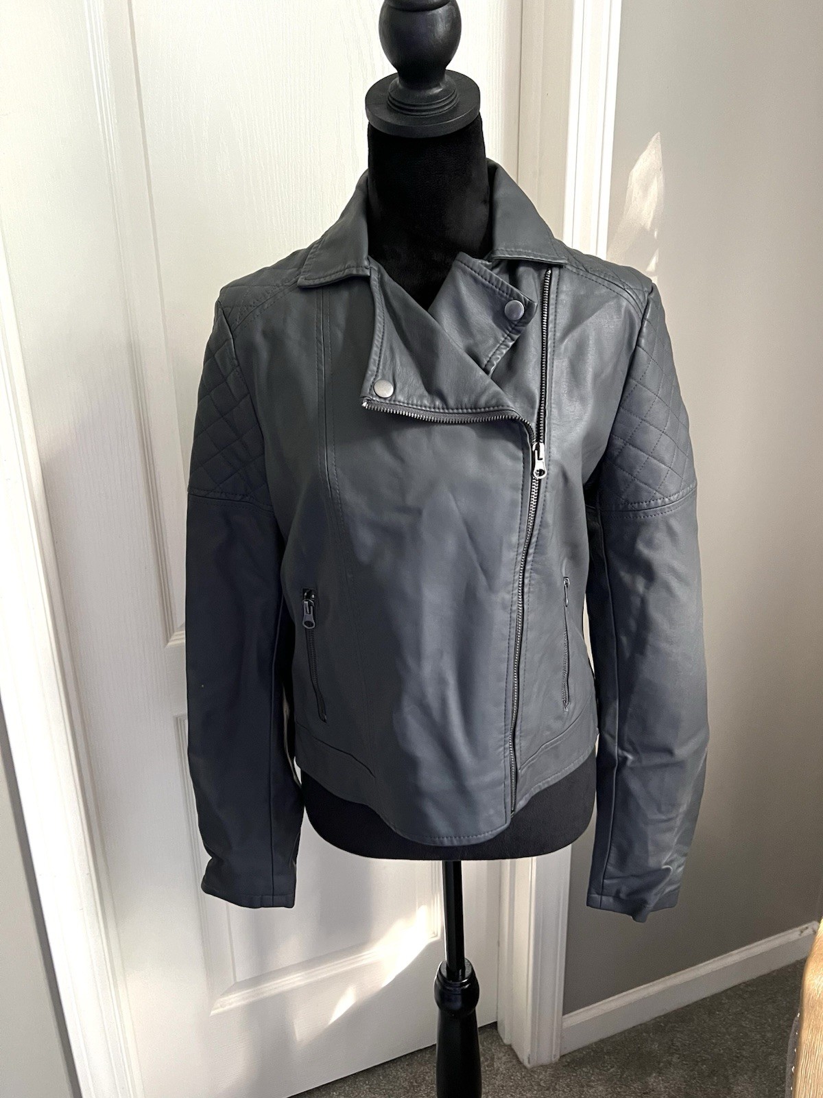 simply styled Gray jacket Medium Diagonal Zip Poc… - image 1